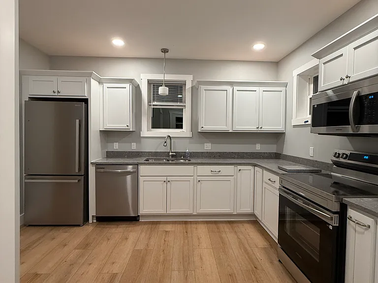 23 E Washington Ave — Photo 3