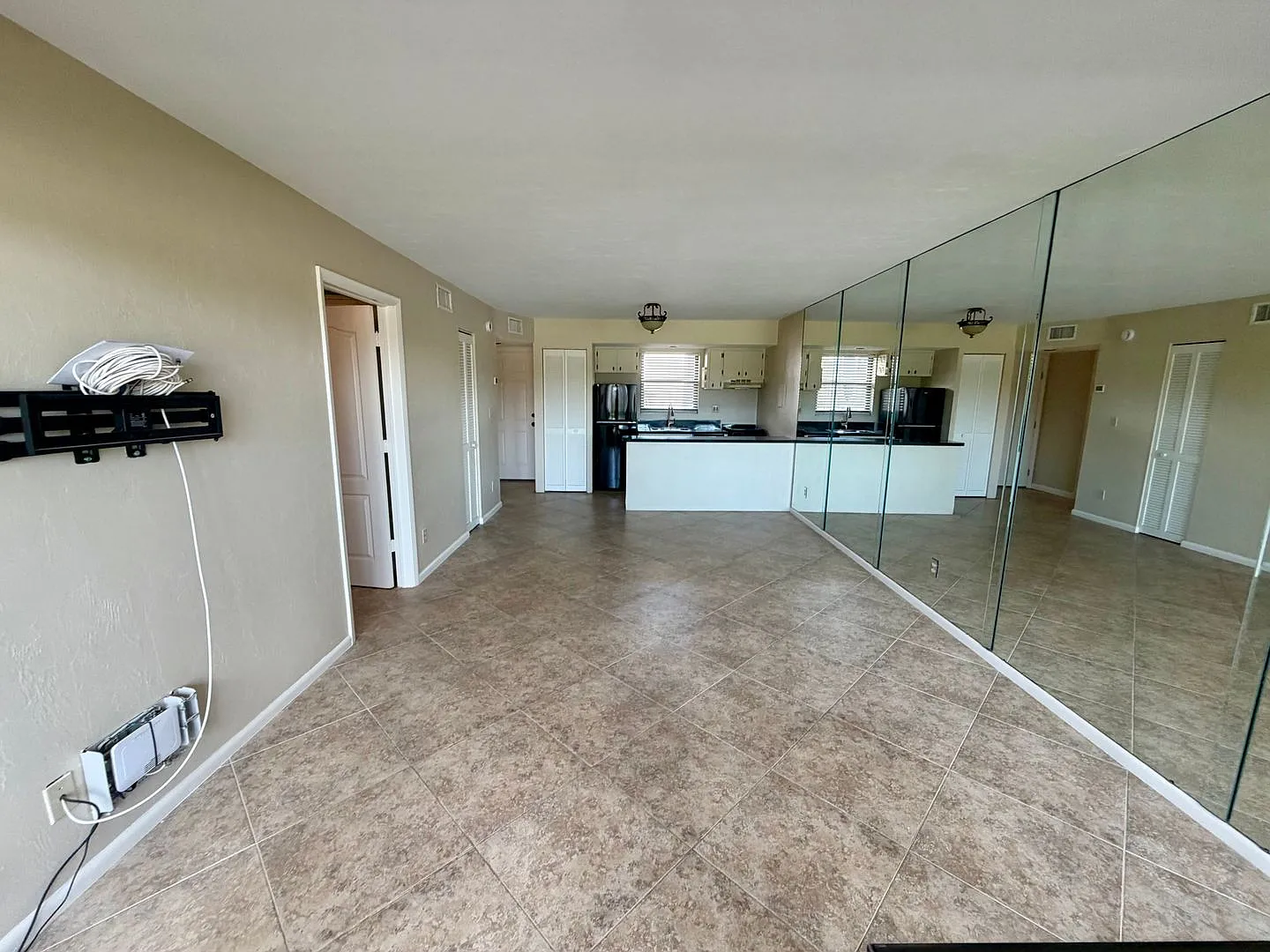 2 Bedroom-2 Bath-Unfurnished Anglers Cove Cabana With Covered Parking — Photo 3
