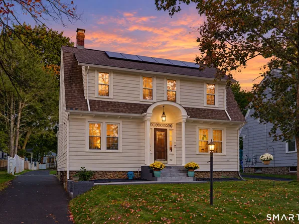 32 Collins Parkway, Meriden, CT 06450