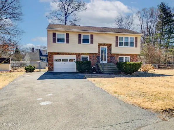 32 Myers Court, Albany, NY 12205