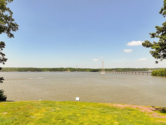 4th image of 115 Oak View Dr #15