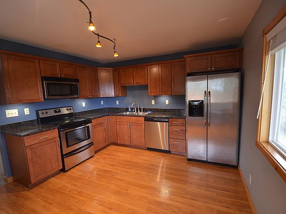 3rd image of 315 2nd St
