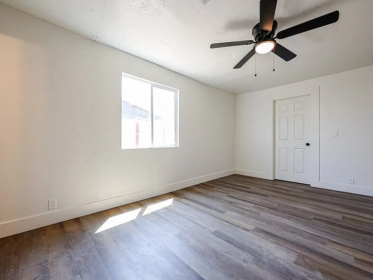 1722 E Atlanta Ave — Photo 12