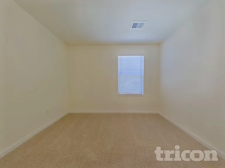1077 Crescent Moon Loop Rd — Photo 13