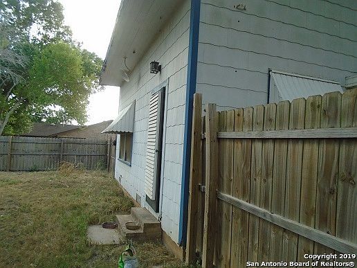 4th image of 102 Lorenz St