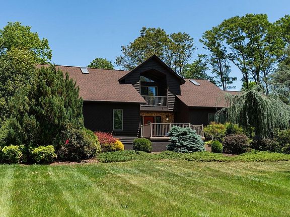 2nd image of 726 Ladd Rd