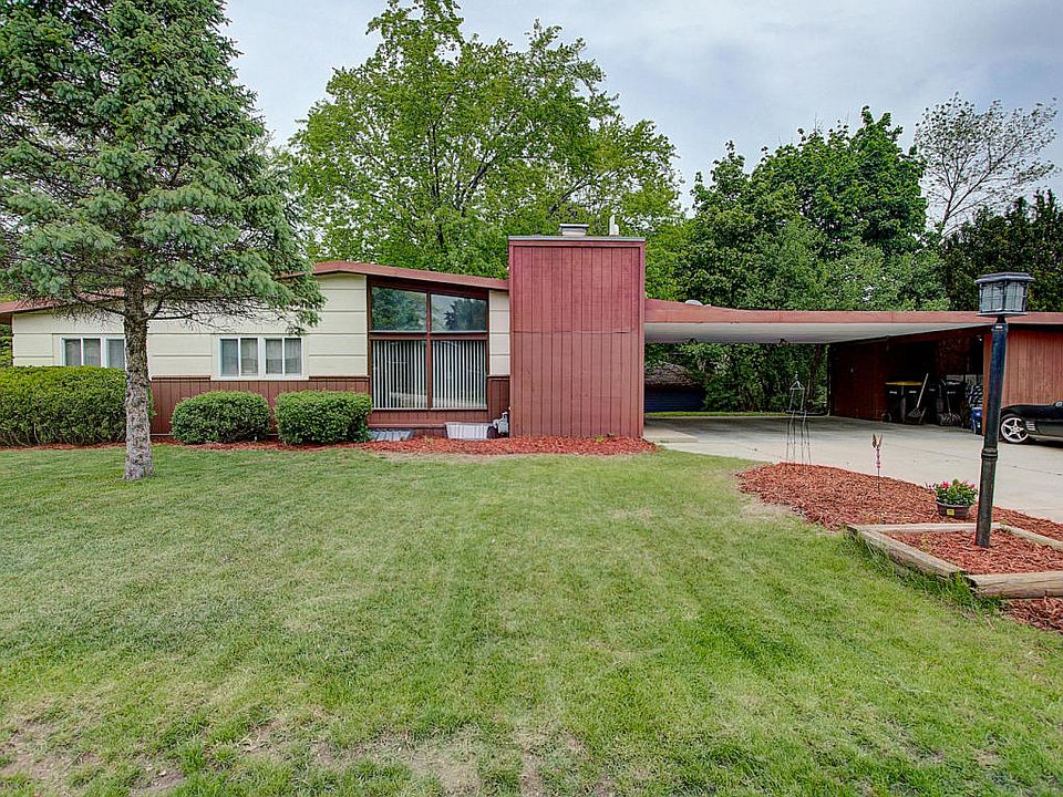 1st image of 8096 N Grandview Dr