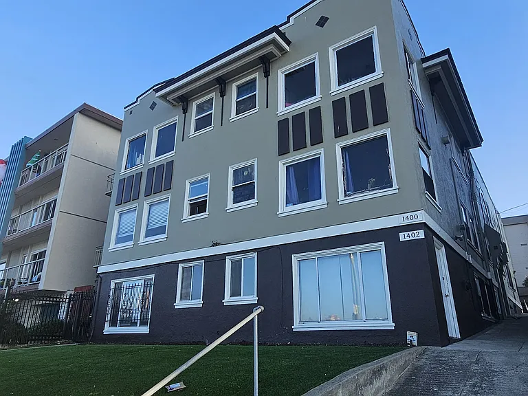 1400 Lakeshore Ave #10 — Photo 3