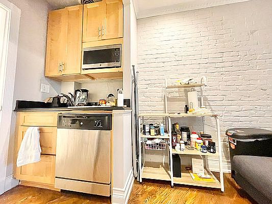 1st image of 394 E 10th St #6