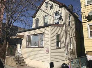 418 11th St, Union City, NJ 07087