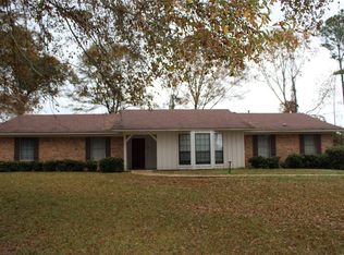 203 Airport Loop, Springhill, LA 71075