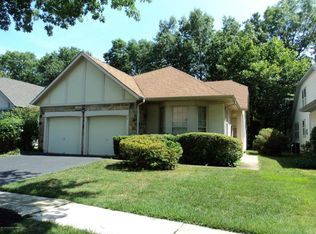 4 Waverly Ln, Jackson, NJ 08527