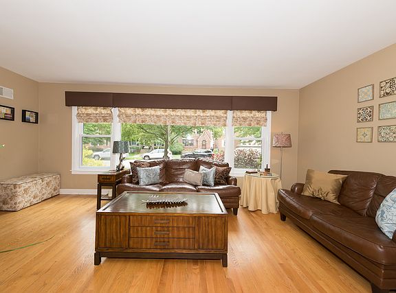 5th image of 5852 N Kingsdale Ave