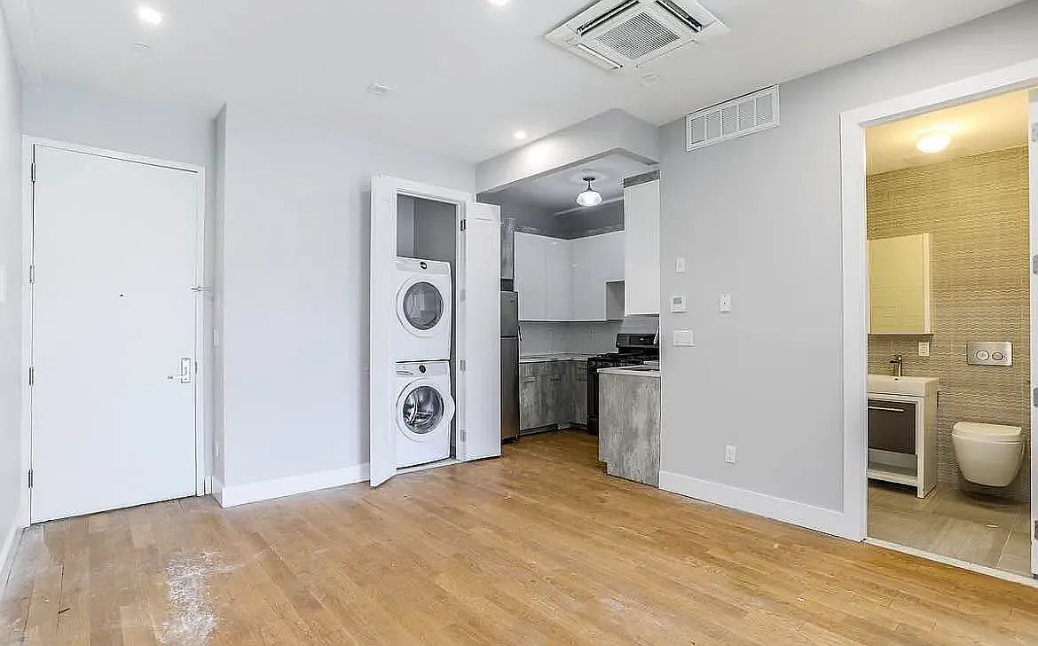 76 Hart Street — Photo 2