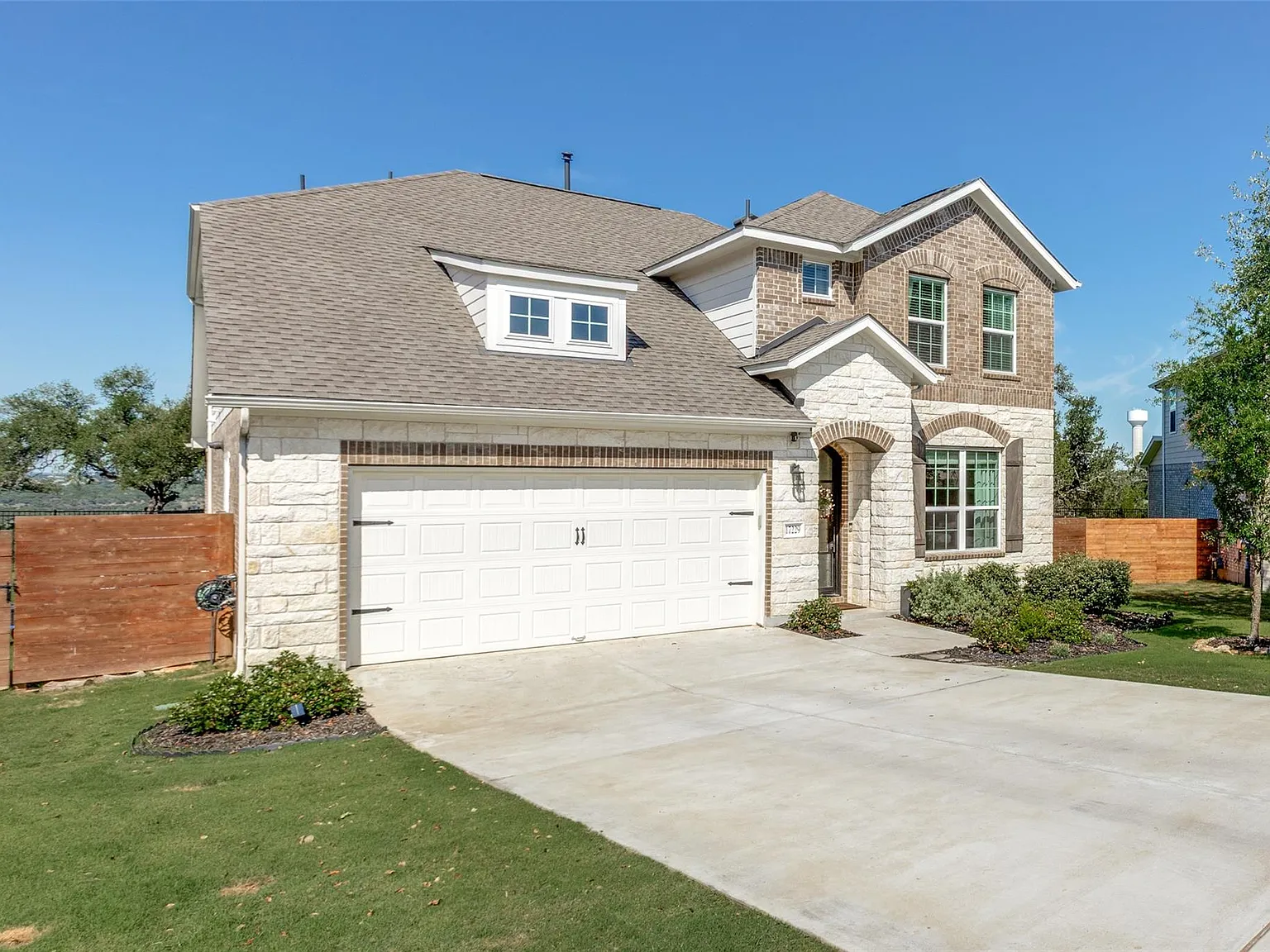 5 bed, 4.0 bath, 3038 sqft, $5,500 — Photo 3