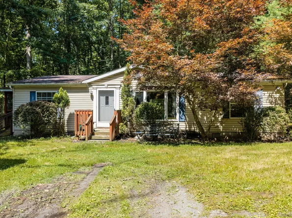 528 Van Tuyl Road, Barryville, NY 12719