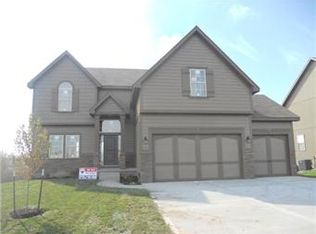 800 N Cypress Cir, Kearney, MO 64060