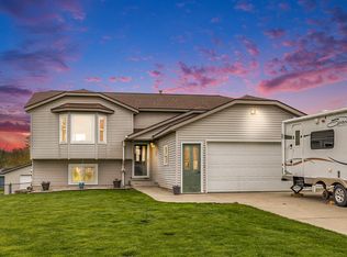 11835 Cloverview Dr, Ravenna, MI 49451
