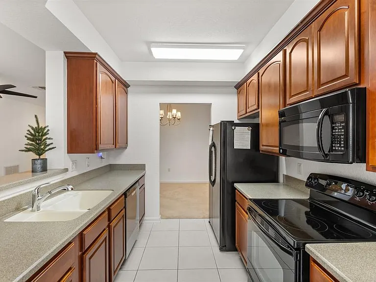 409 Hilgard Cv #106 — Photo 6