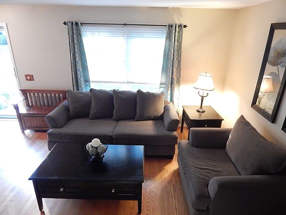 3rd image of 160 New Wickham Dr