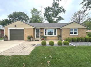 315 W Brookmont Blvd, Bradley, IL 60915