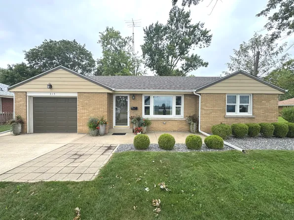 315 W Brookmont Blvd, Bradley, IL 60915
