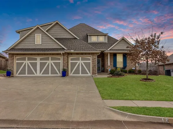 3132 Hunter Crest Dr, Edmond, OK 73034
