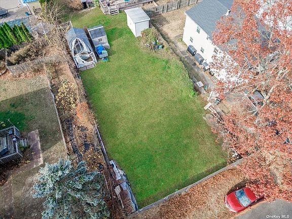 5th image of Maplewood Drive