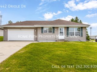 1442 Oriole Dr, Hartford, WI 53027