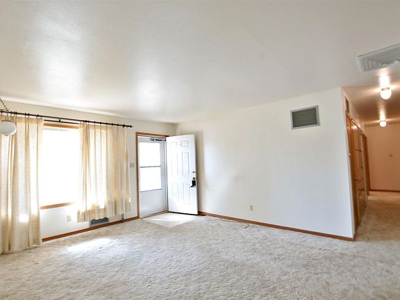 3rd image of 1004 Kathie Dr