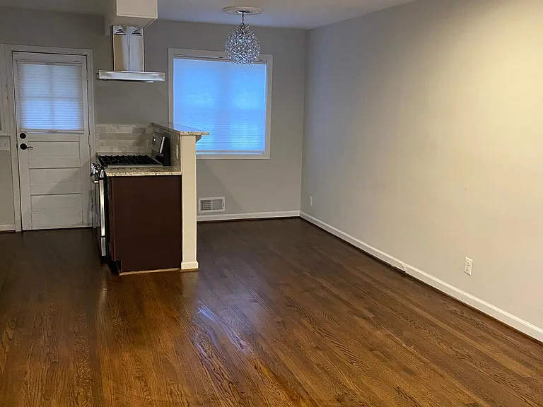 521 S Fayette St — Photo 4