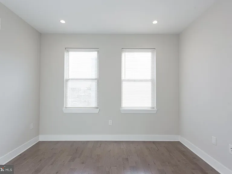 5126 Malcolm St — Photo 12