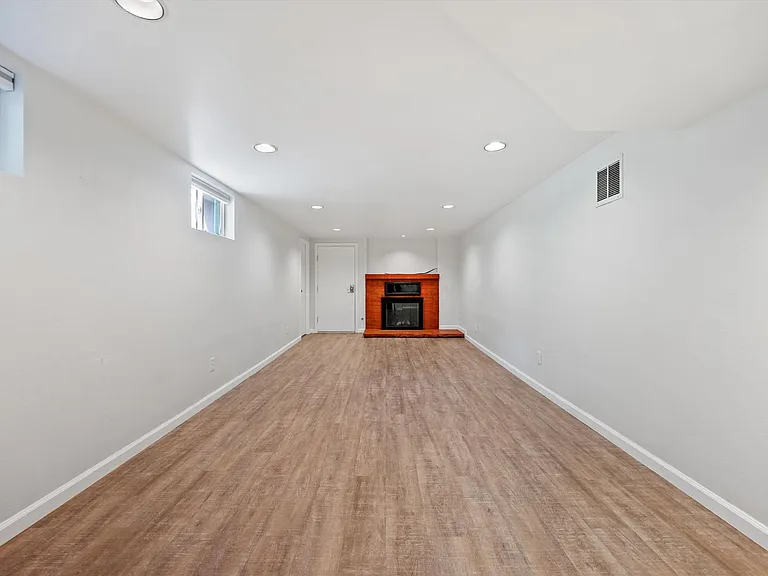1644 S Grant St — Photo 21