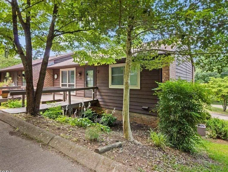 1424 Montvale Station Rd — Photo 9