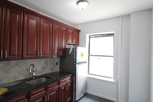 Rented by Bruma Realty LLC | media 6