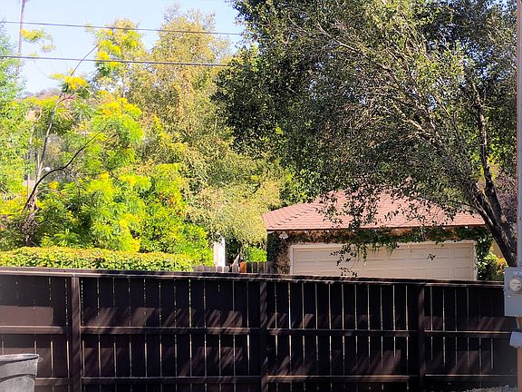 5th image of 2404 Gardner Pl