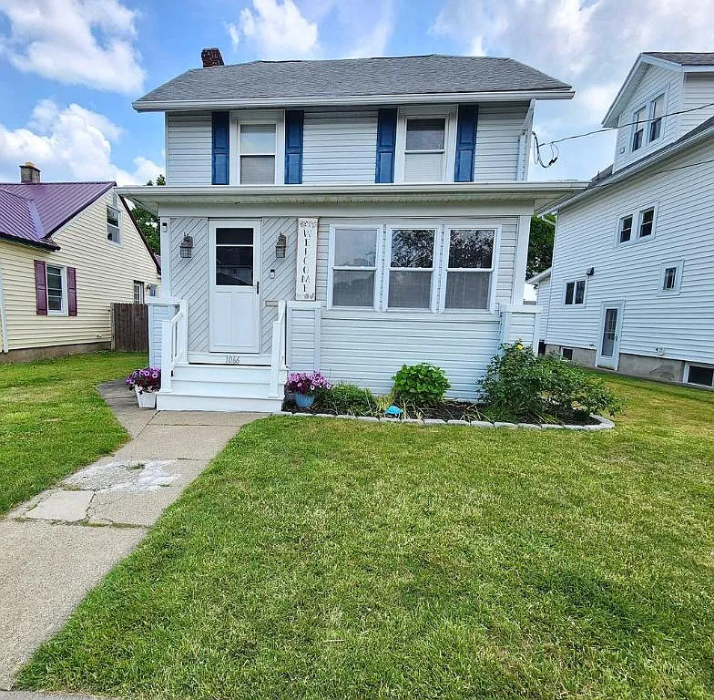 1066 Johnson St photo 1