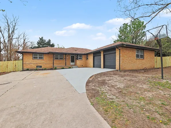 801 E Goeldner Ln, Derby, KS 67037