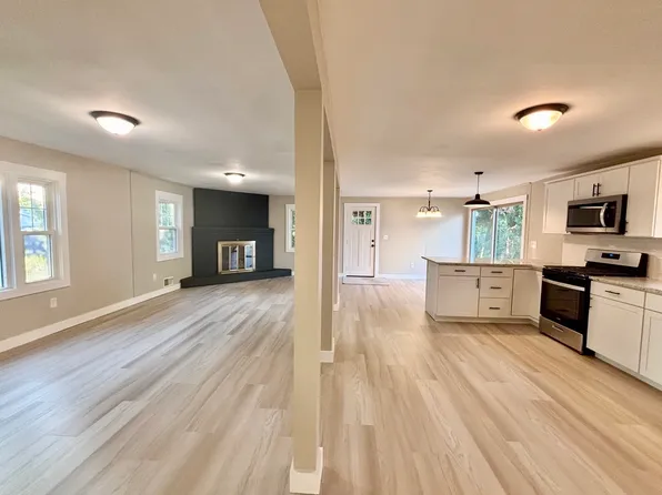 8 Cote Avenue, Nashua, NH 03060