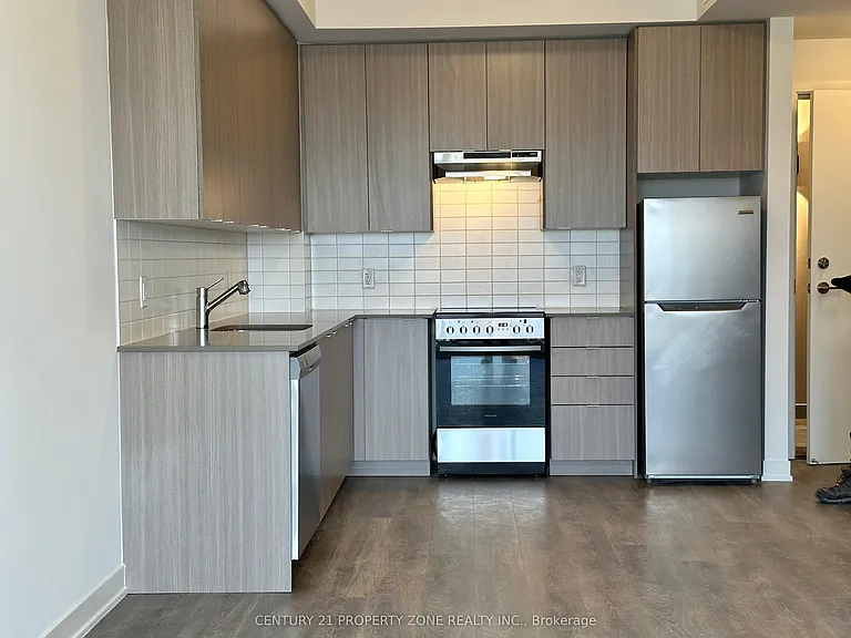 62 Sky Harbour Dr #410 — Photo 4