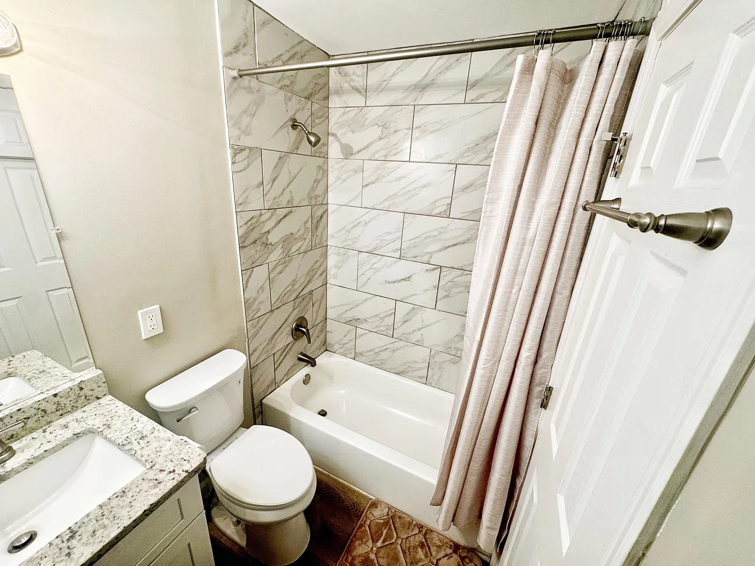 4 bed, 2.0 bath, 1280 sqft, $862 — Photo 3