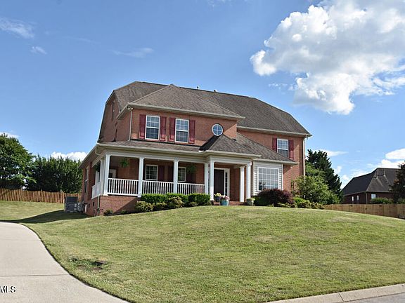 3rd image of 1686 Meadow Chase Ln