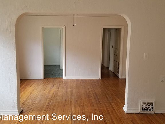 4th image of 430 1/2 N Curson Ave