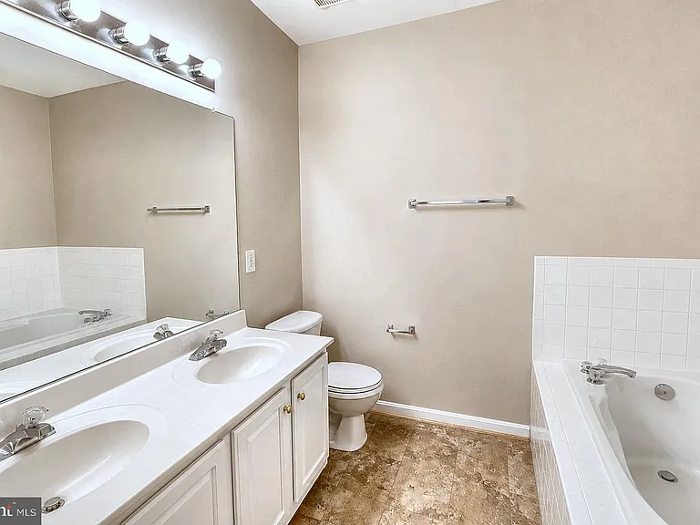 25340 Lake Mist Sq #301 — Photo 13