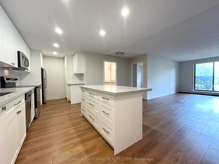 82 Millside Dr #105 — Photo 9