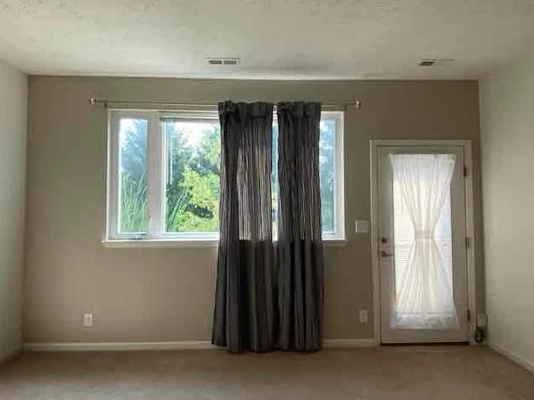 2433 Fleming Dr — Photo 5