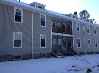 27 Wells St, Rochdale, MA 01542