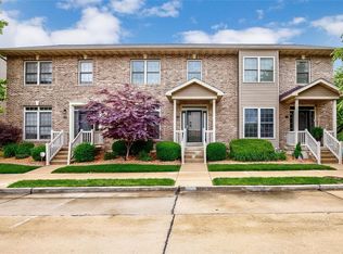 404 Saint James Court St, Peters, MO 63376