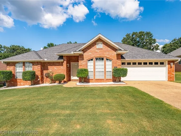 1616 Valley View St, Van Buren, AR 72956