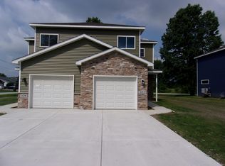 120-122 N 19th St, Porter, IN 46304